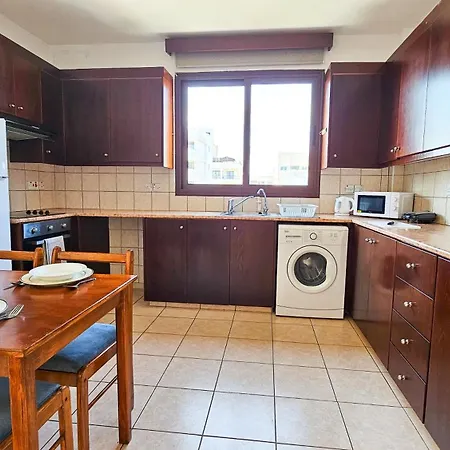 Sunlit Cozy * Larnaka